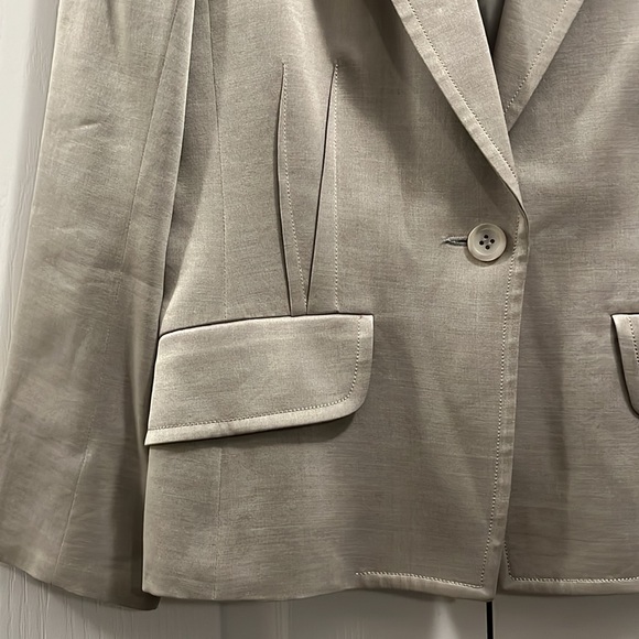 EUC Lida Baday silver blazer style single button silk and wool blend jac… - Picture 4 of 12